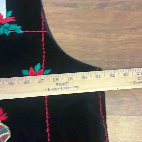 Vintage Embroidered Christmas Vest - Picture 5 of 6